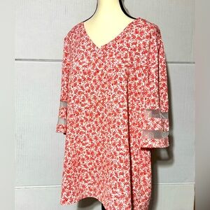 jouica women’s XLred & white floral v-neck lightweight top bell sleeve 28”L